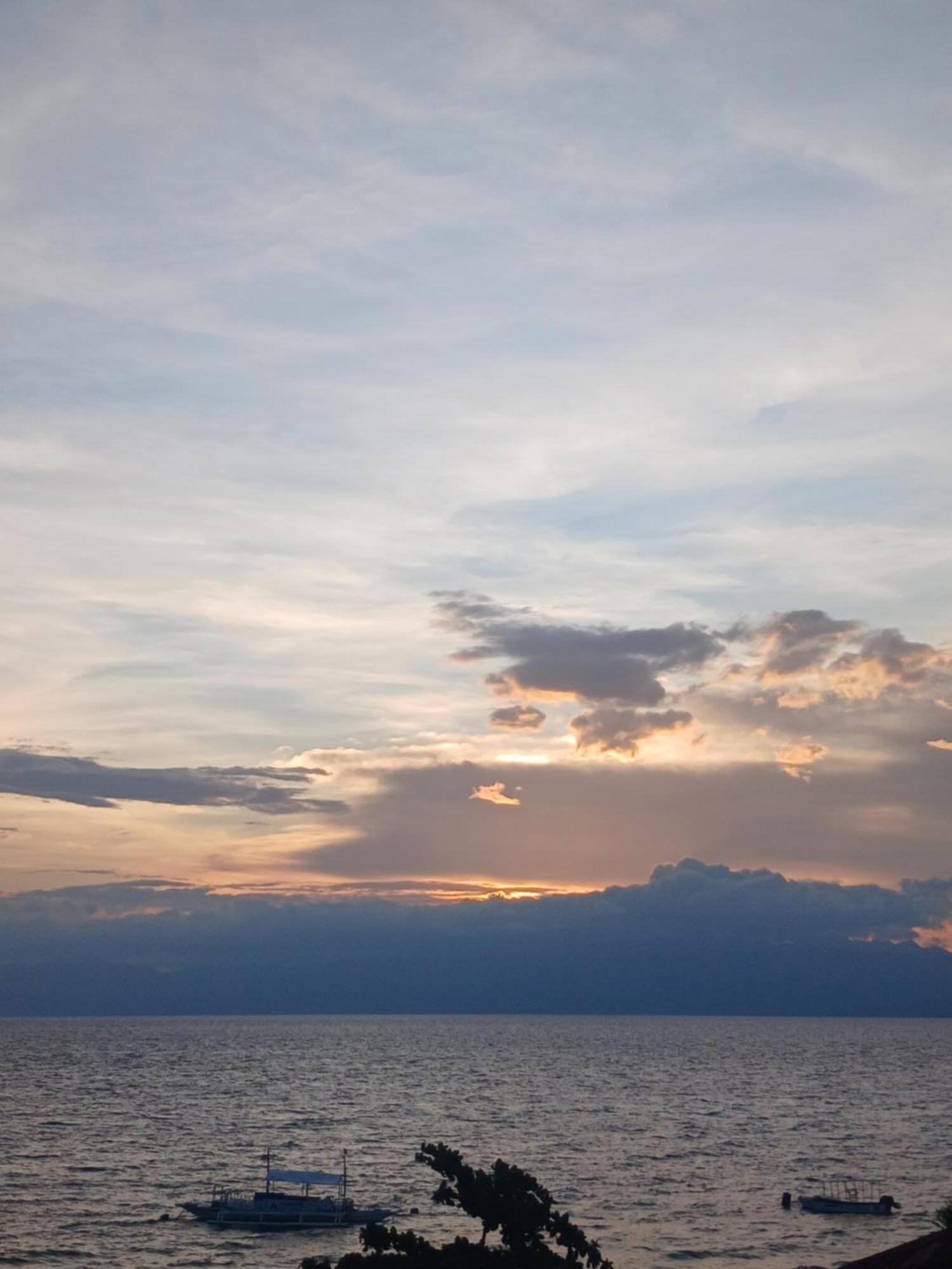 Strandhaus Condotel Moalboal Luaran gambar